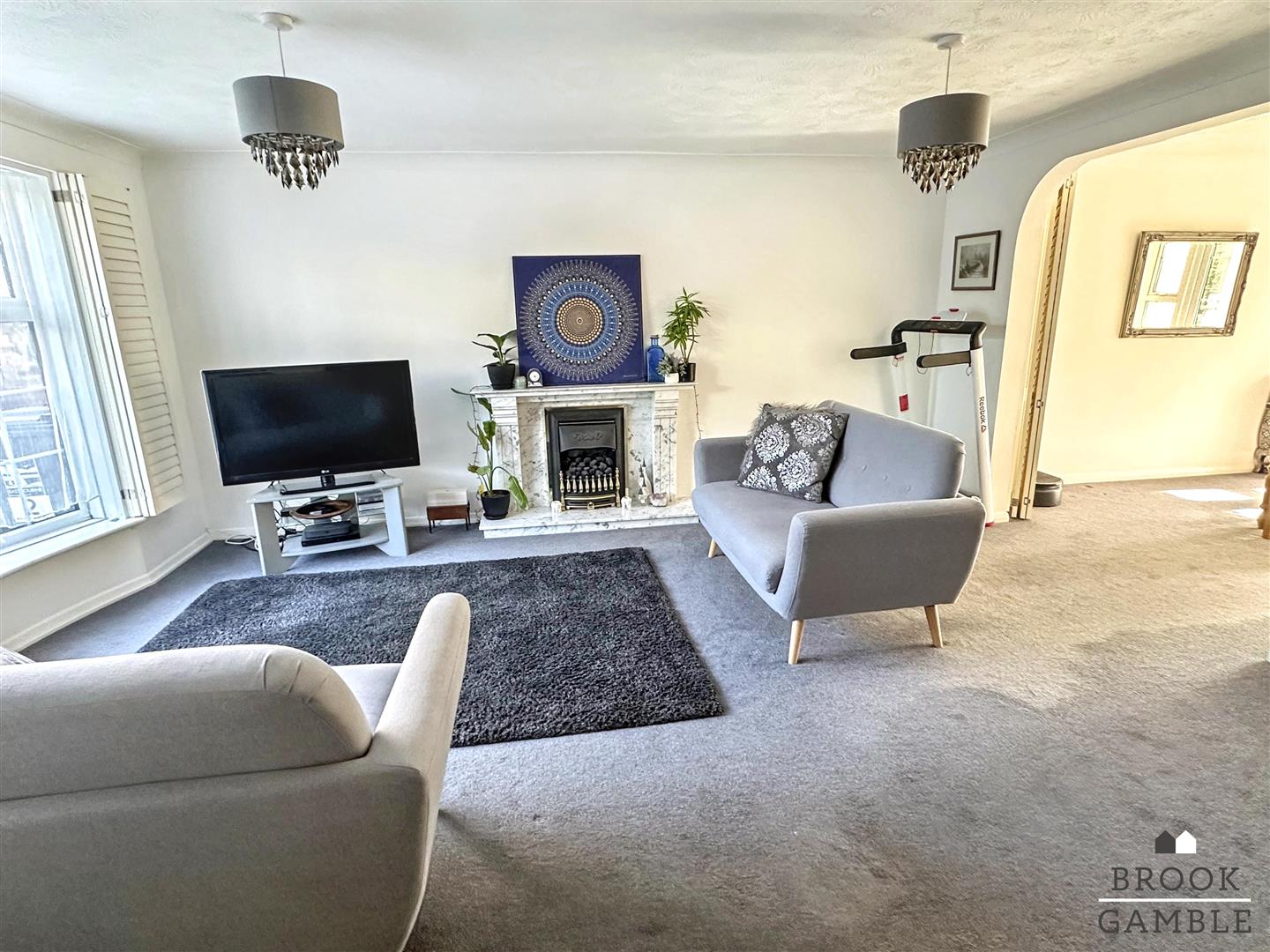 3 Bedroom House. Upperton Road in Eastbourne,  5